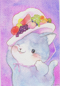작품명:「fruit hat」 작가명:「絵里子」 코멘트:「トロピカルな帽子をかぶって喜んでいる猫ちゃんを描きました。」 ART-Meter